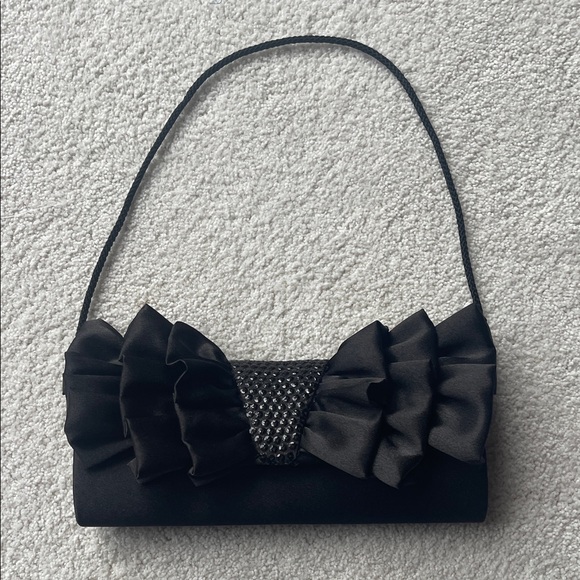 Elegant Black Evening Clutch - Picture 1 of 4